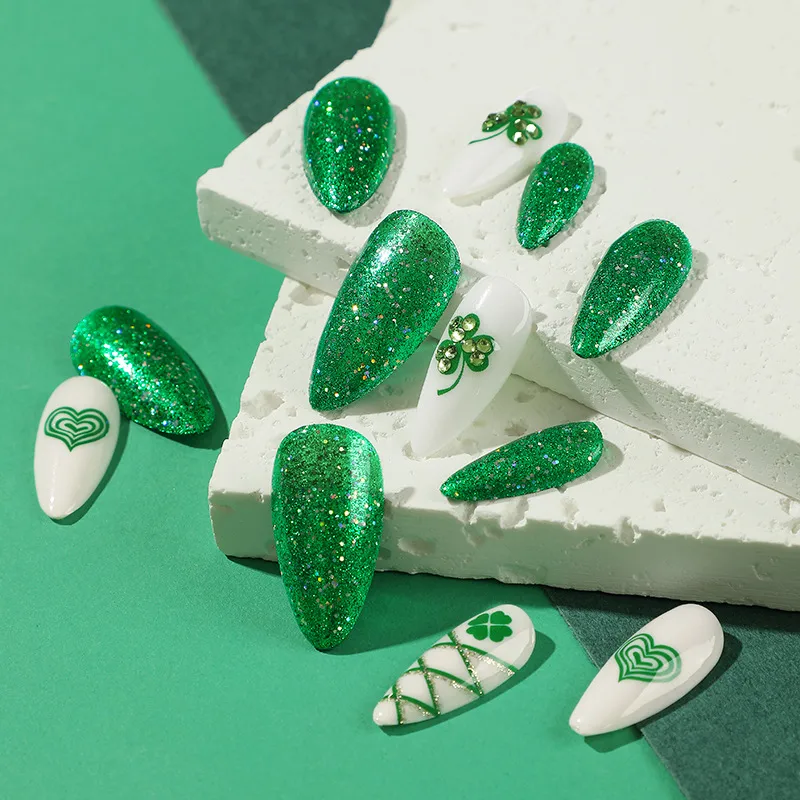Wearable Detachable St. Patrick&rsquo;s Day Nail Tips Green Shiny Heart Fake Nails Clover Nail Tips